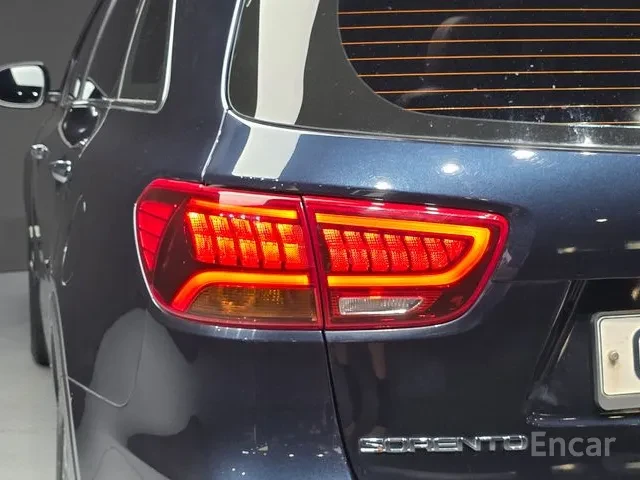 Kia Sorento 2.2 WD2, снимка 16 - Автомобили и джипове - 55681828