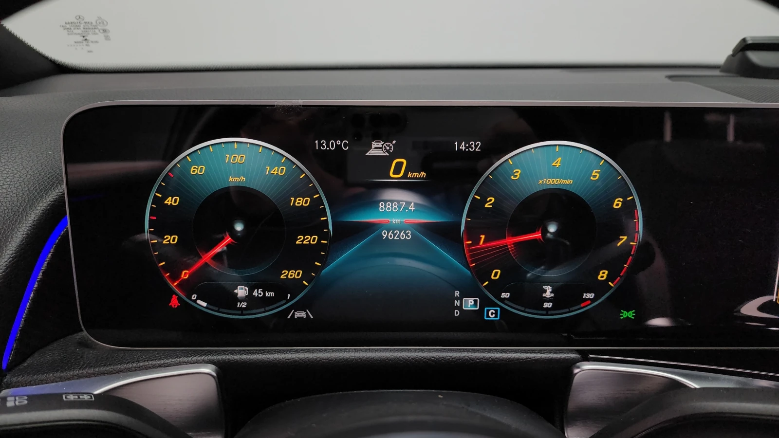 Mercedes-Benz GLB 250 / 4MATIC / AMG PKG / 360 / DISTRONIC, снимка 8 - Автомобили и джипове - 53930683