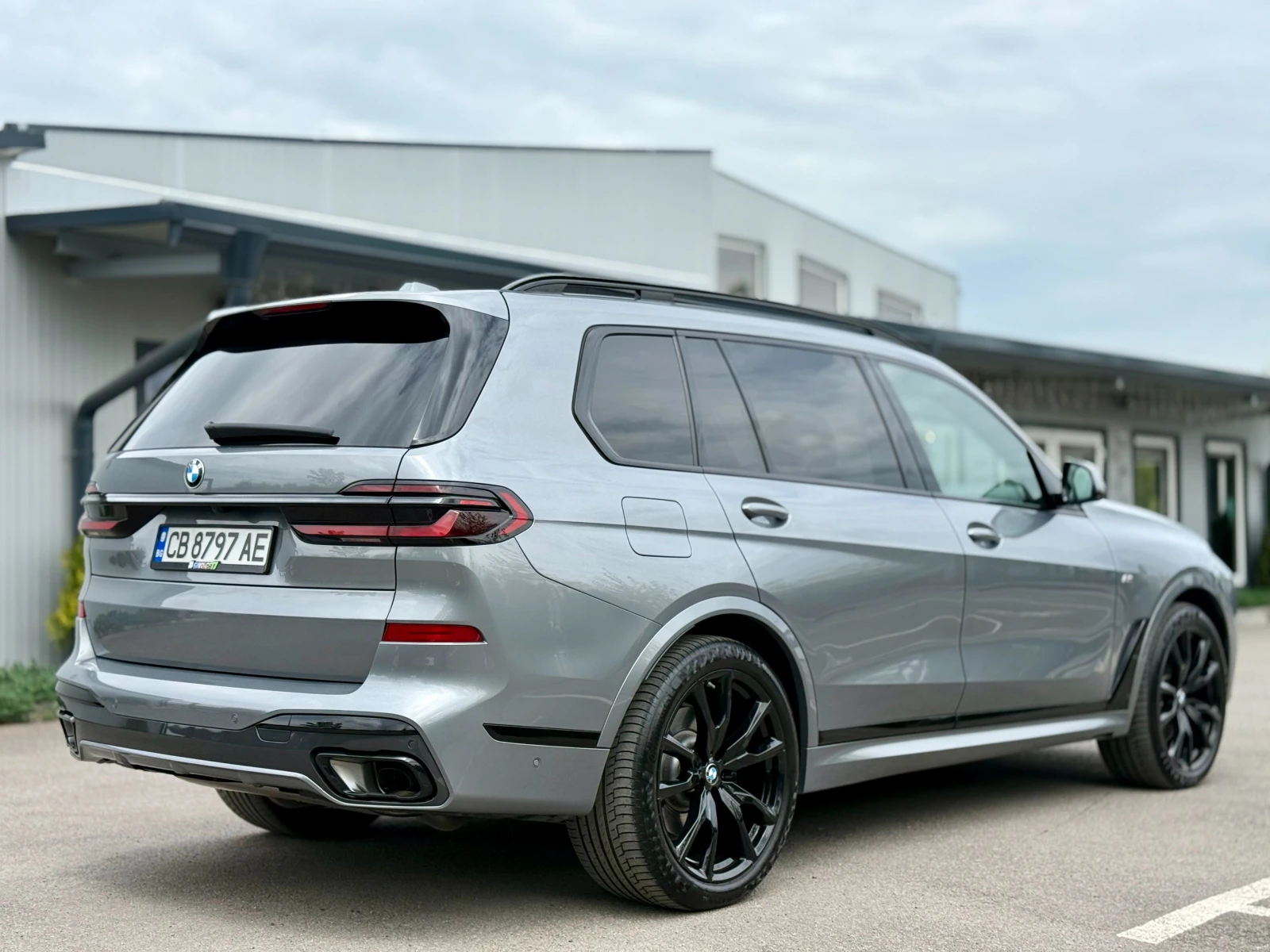 BMW X7 * 40d* Гаранция* Face* Swarovski* Msport* Sky, снимка 4 - Автомобили и джипове - 54689088