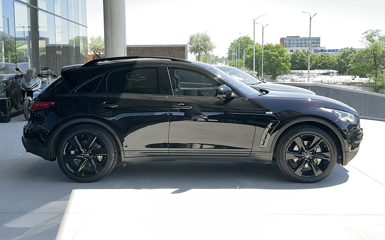 Infiniti QX70 S Facelift, снимка 3 - Автомобили и джипове - 54914400