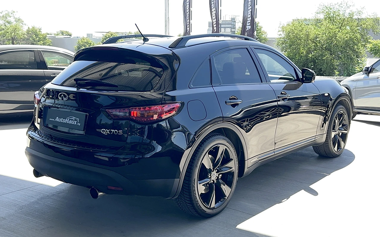 Infiniti QX70 S Facelift, снимка 4 - Автомобили и джипове - 54914400