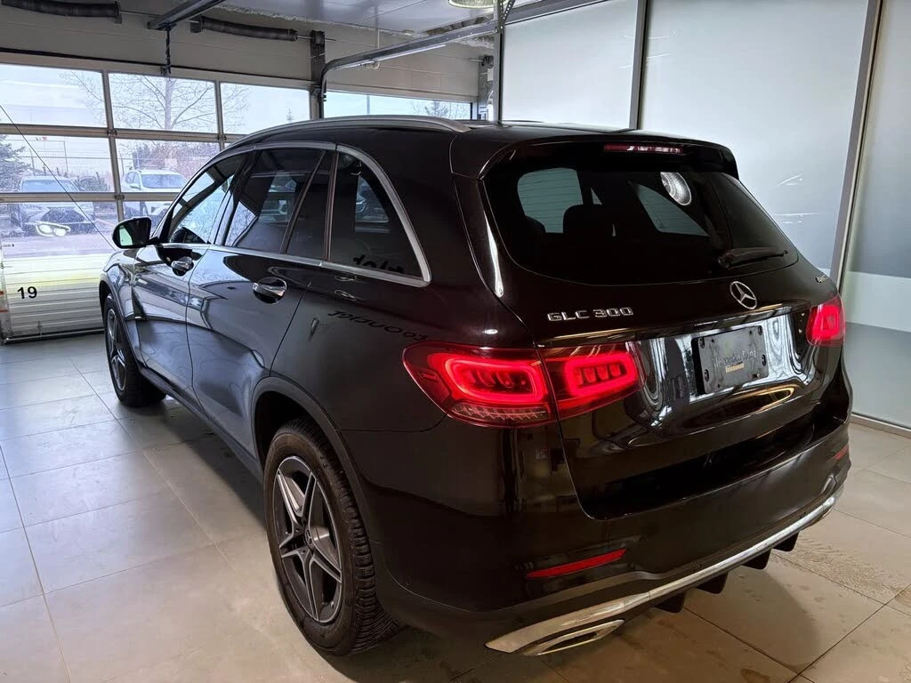 Mercedes-Benz GLC 300 4MATIC/AMG-LINE/SUNROOF/DIGITAL/DRIVE-ASSISTS, снимка 4 - Автомобили и джипове - 55618006