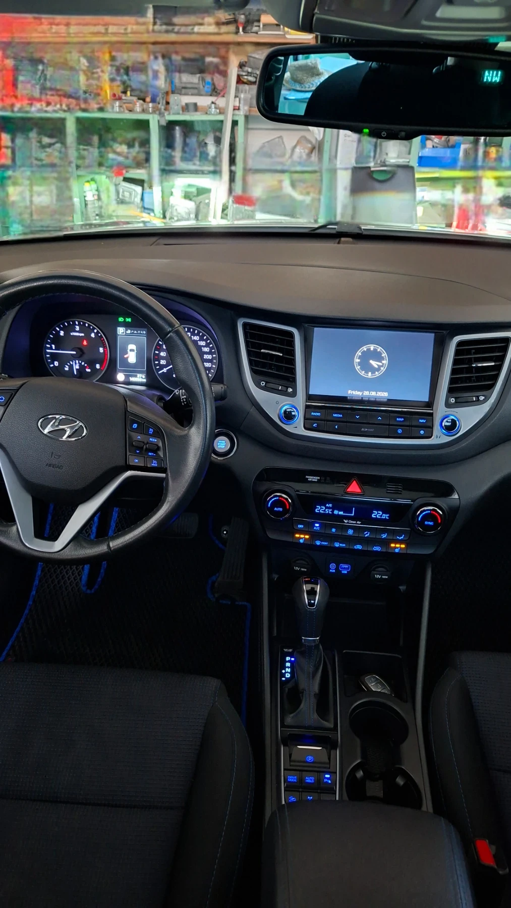 Hyundai Tucson 2.0 CRDI 4WD automatic, panorama, снимка 6 - Автомобили и джипове - 55852954