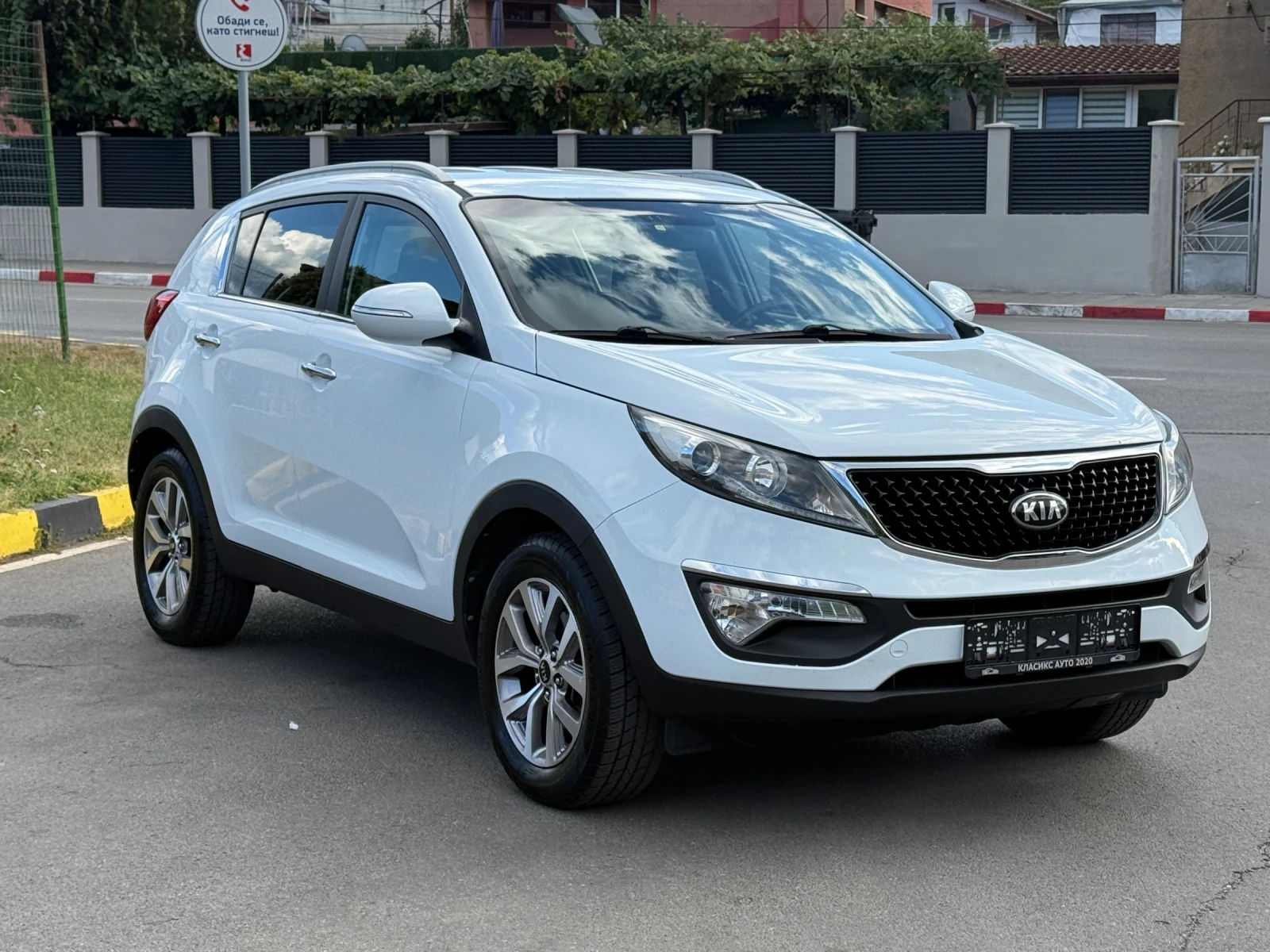 Kia Sportage 1.6i Газ/Климатроник/EURO 6, снимка 4 - Автомобили и джипове - 56066817