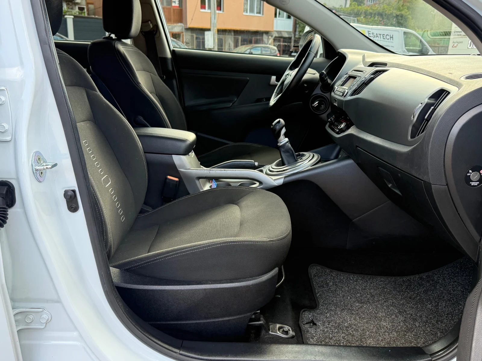 Kia Sportage 1.6i Газ/Климатроник/EURO 6, снимка 15 - Автомобили и джипове - 56066817
