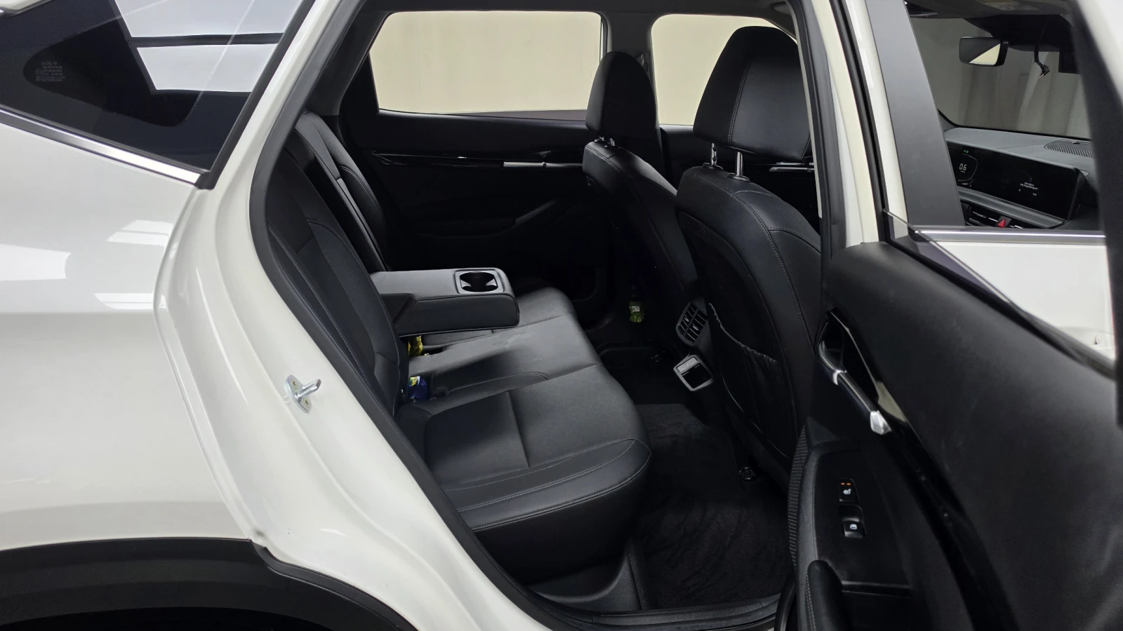 Kia Seltos Gasoline 1.6 Turbo 2WD Signature autogeorge.com, снимка 14 - Автомобили и джипове - 56137026