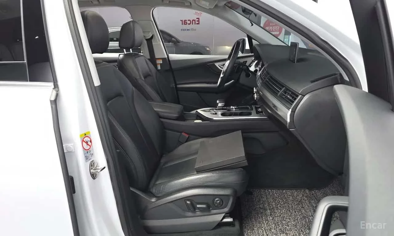 Audi Q7 * 45 TFSI Quattro * КРАЙНА ЦЕНА ДО БЪЛГАРИЯ, снимка 11 - Автомобили и джипове - 56256394