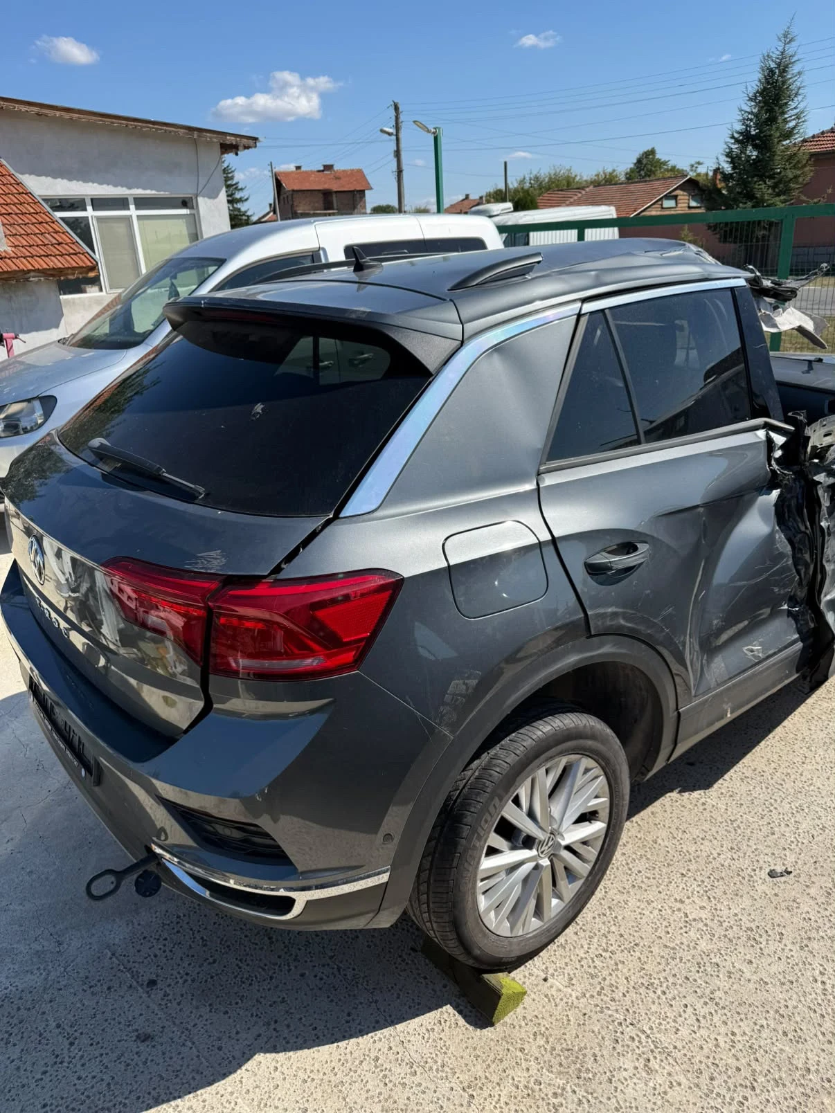 VW T-Roc, снимка 4 - Автомобили и джипове - 56327105