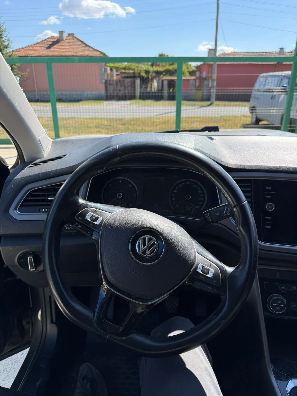 VW T-Roc, снимка 7 - Автомобили и джипове - 56327105