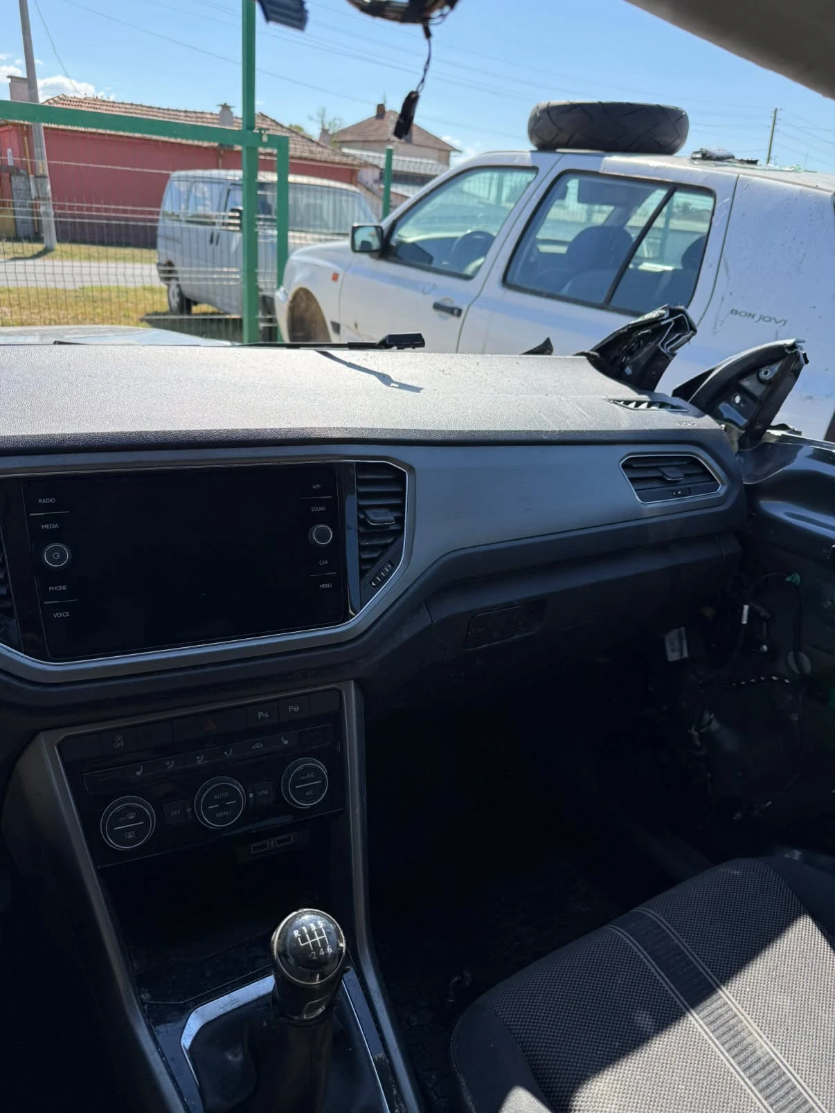 VW T-Roc, снимка 8 - Автомобили и джипове - 56327105
