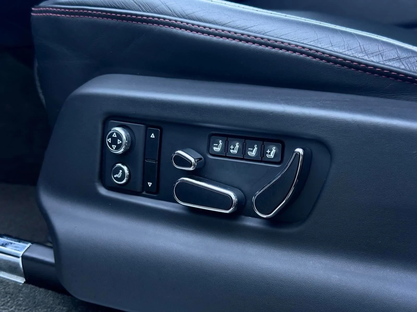 Bentley Bentayga 4.0 V8 First Edition , снимка 3 - Автомобили и джипове - 56732582