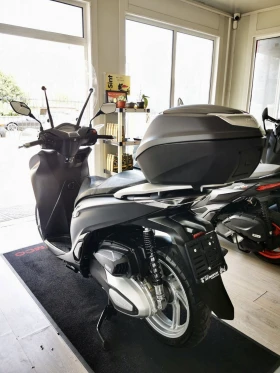 Обява за продажба на Honda Sh 350i ABS/TC/LED ~7 900 лв. - изображение 1