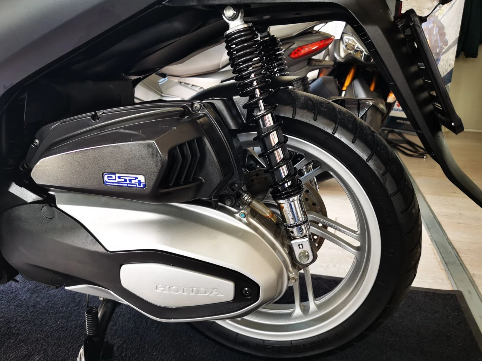 Honda Sh 350i ABS/TC/LED - изображение 10