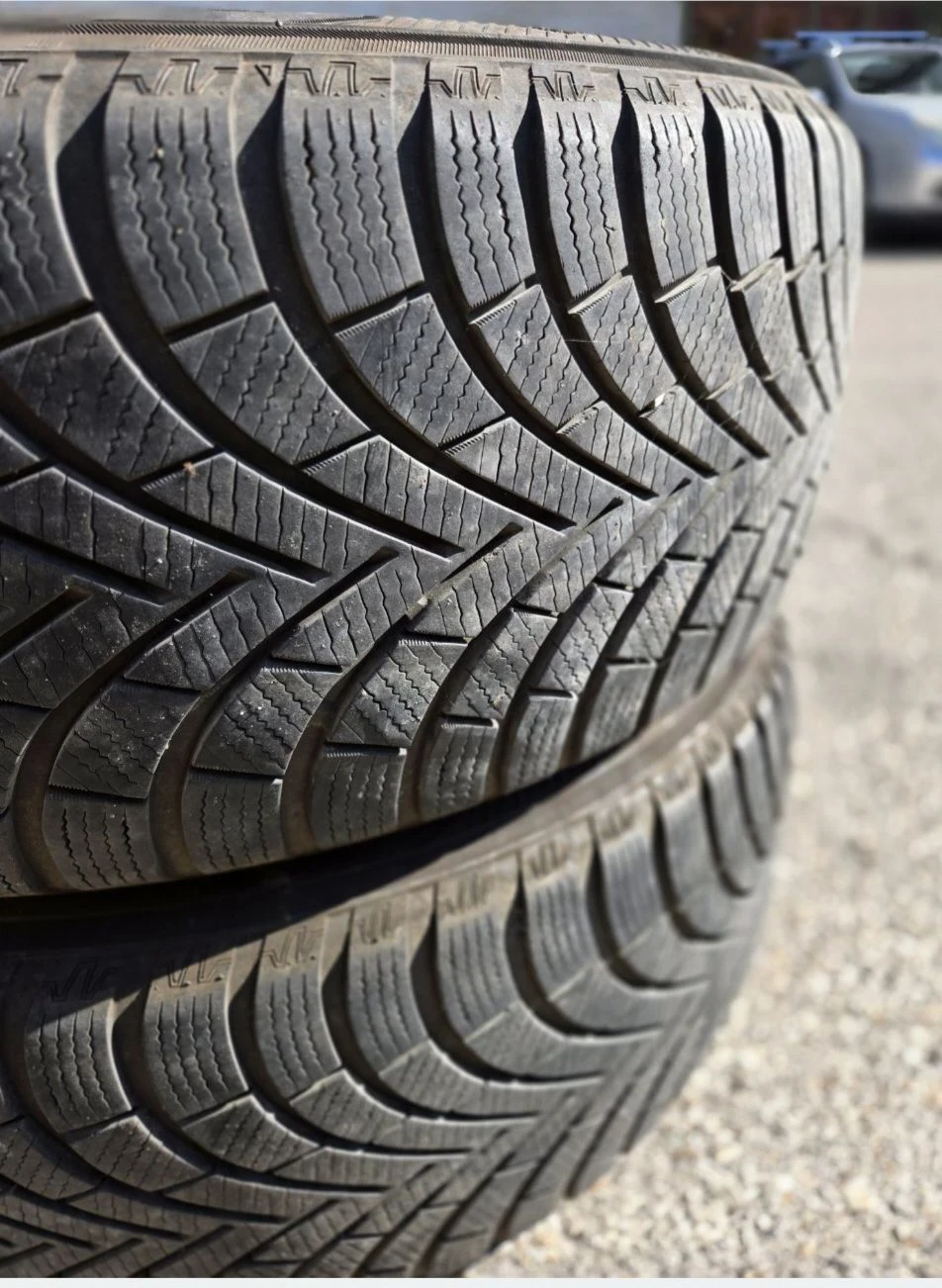 Гуми Зимни 235/55R18