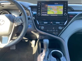 Toyota Camry 2.5 HYBRID/218HP/EXECUTIVE/NAVI/CARPLAY/484b | Mobile.bg    12