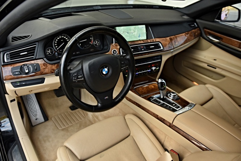 BMW 740  D M-paket Keyless Soft close x-drive Headup Adapt, снимка 8 - Автомобили и джипове - 46233918
