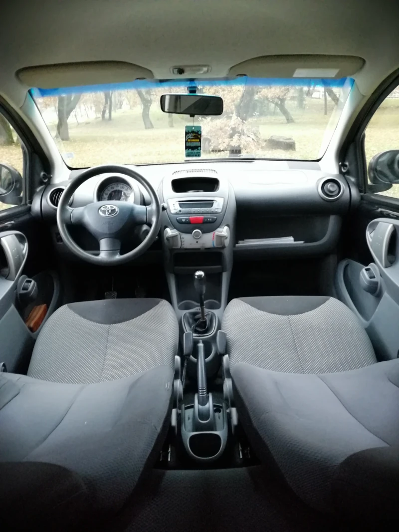 Toyota Aygo, снимка 11 - Автомобили и джипове - 48265618