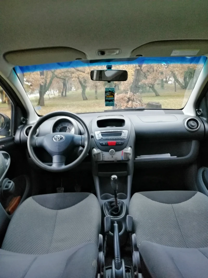 Toyota Aygo, снимка 12 - Автомобили и джипове - 48265618