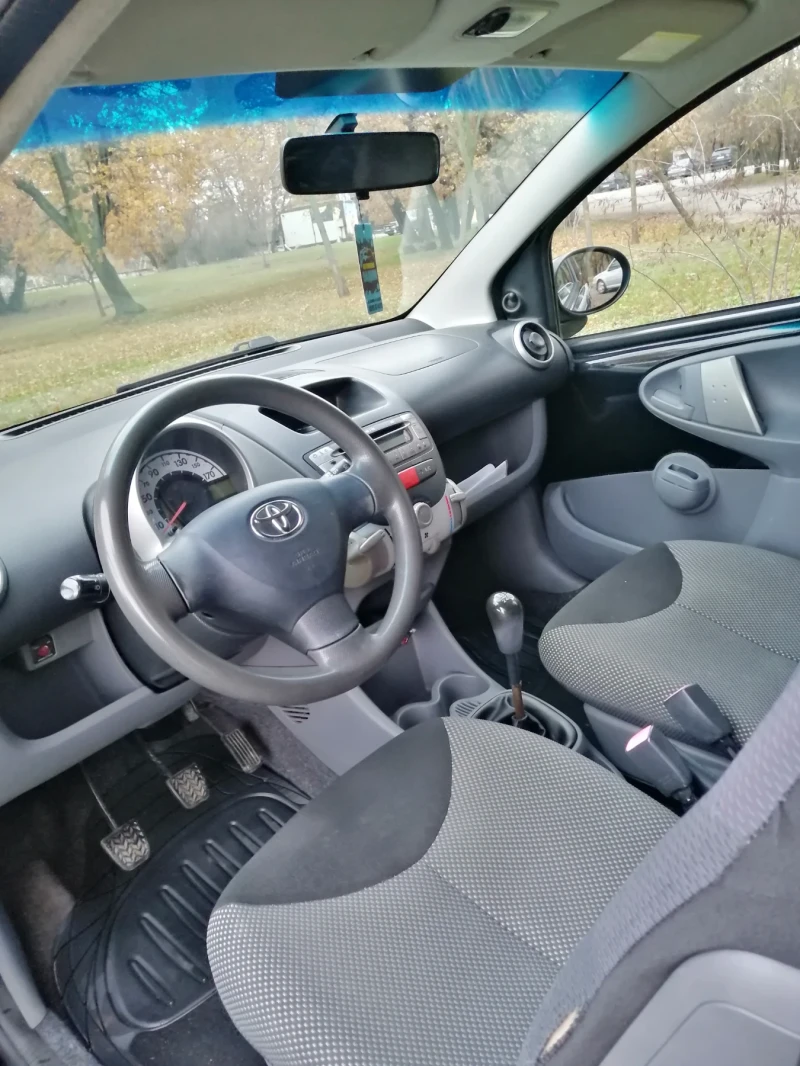 Toyota Aygo, снимка 6 - Автомобили и джипове - 48265618