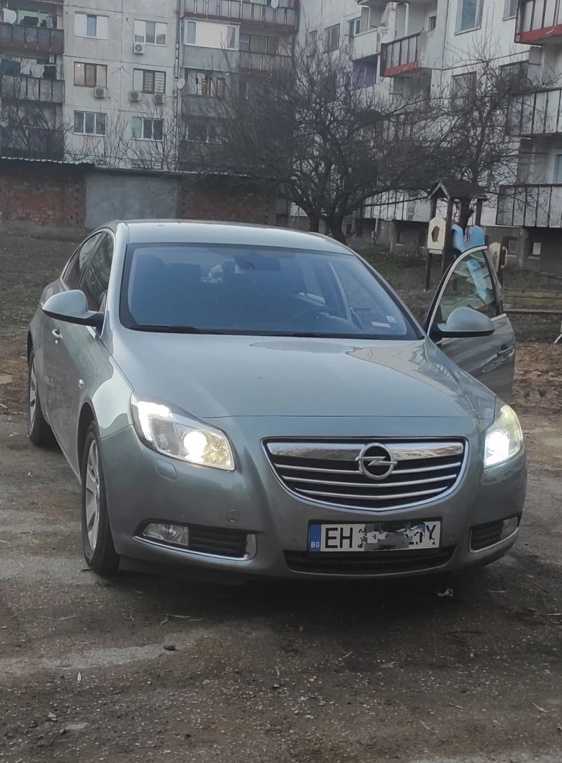 Opel Insignia, снимка 1 - Автомобили и джипове - 48827298