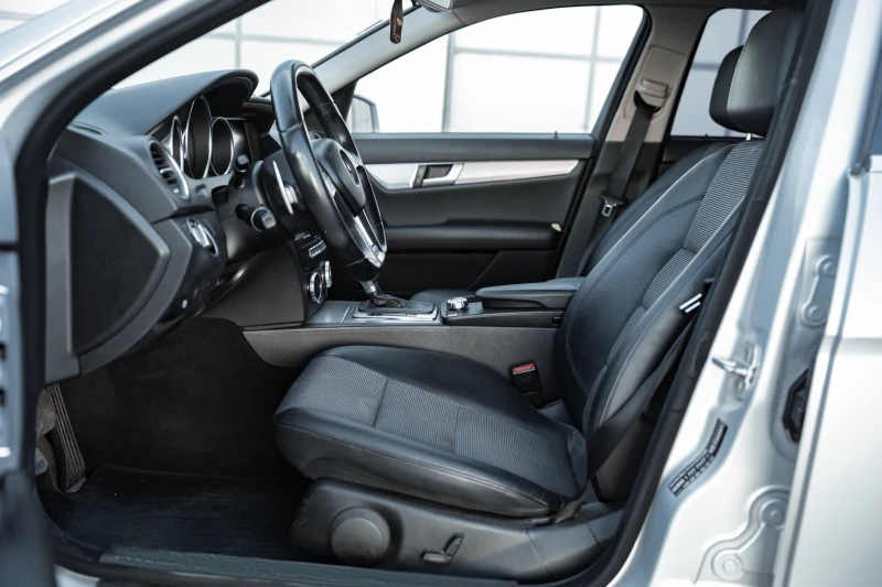 Mercedes-Benz C 350 CDI/AVANGARD/7G+ TRONIC/265кс/BI XCENON/PODGR/FACE, снимка 9 - Автомобили и джипове - 52627877