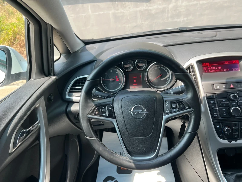 Opel Astra 1.7 CDTI, снимка 9 - Автомобили и джипове - 51262478
