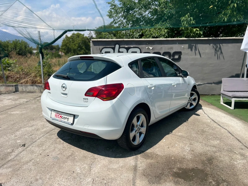 Opel Astra 1.7 CDTI, снимка 4 - Автомобили и джипове - 51262478