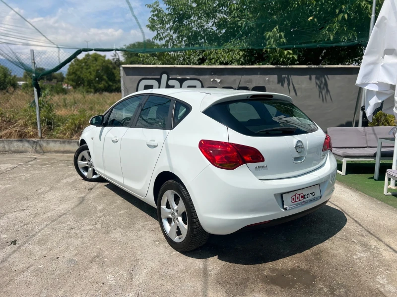 Opel Astra 1.7 CDTI, снимка 5 - Автомобили и джипове - 51262478