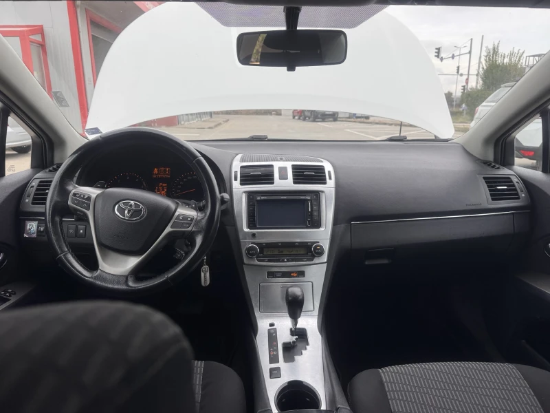 Toyota Avensis, снимка 12 - Автомобили и джипове - 52146918