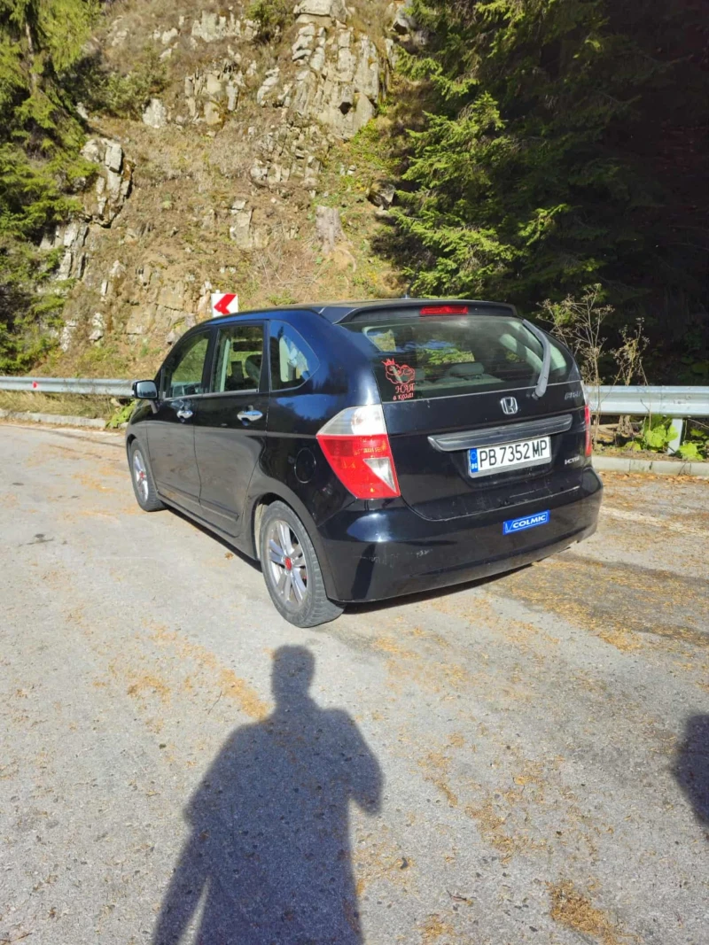 Honda Fr-v, снимка 17 - Автомобили и джипове - 52243688