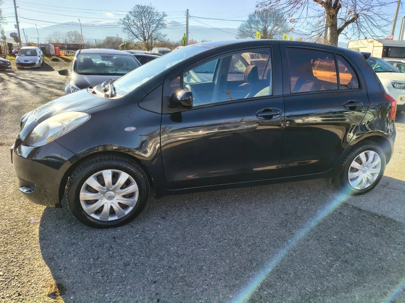 Toyota Yaris 1.3 VVT-i , снимка 4 - Автомобили и джипове - 52938809