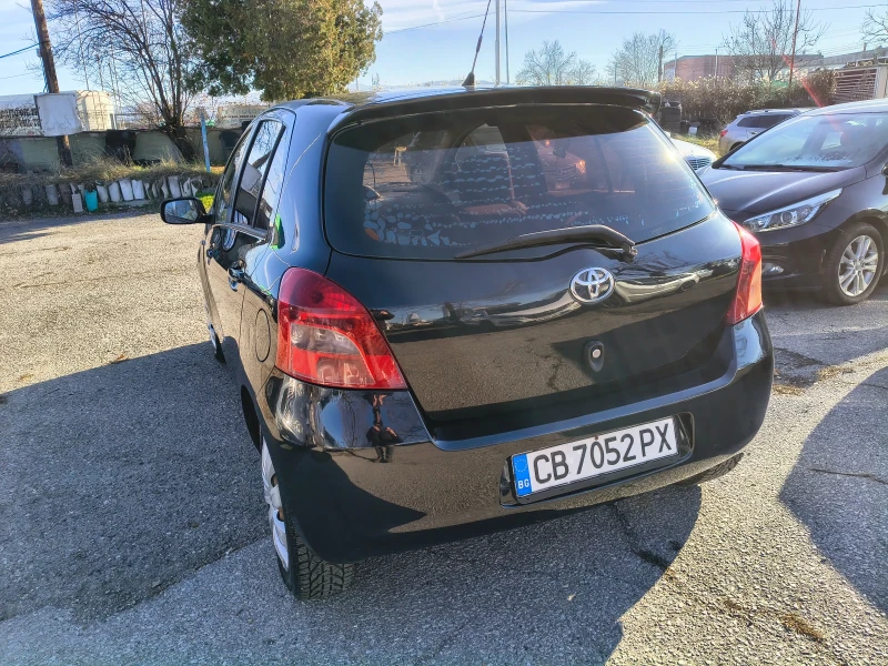 Toyota Yaris 1.3 VVT-i , снимка 7 - Автомобили и джипове - 52938809