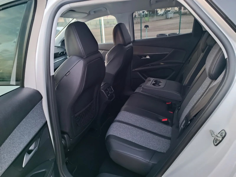 Peugeot 3008 1.6i-165кс-ШВЕЙЦАРИЯ-АВТОМАТ-KEYLESS-NAVI, снимка 10 - Автомобили и джипове - 53193349