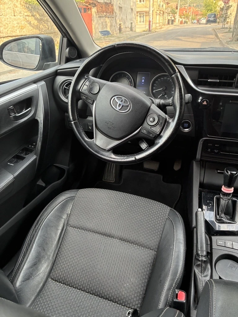Toyota Corolla Executive, снимка 5 - Автомобили и джипове - 55739737