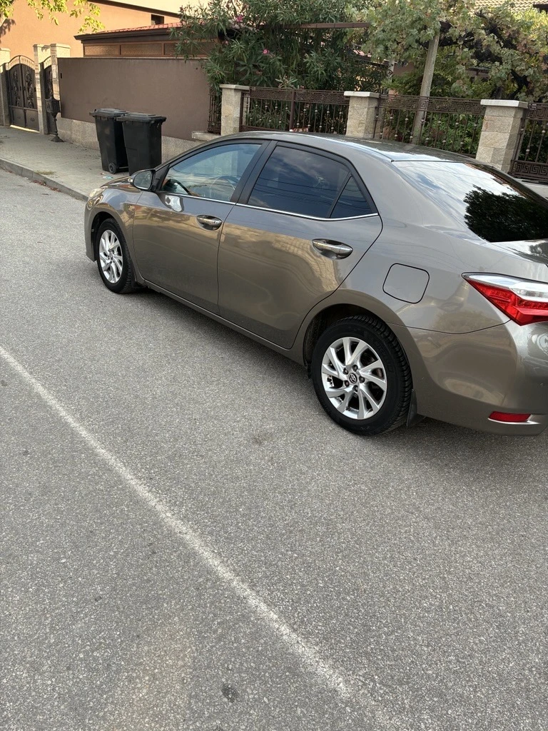 Toyota Corolla Executive, снимка 10 - Автомобили и джипове - 55739737