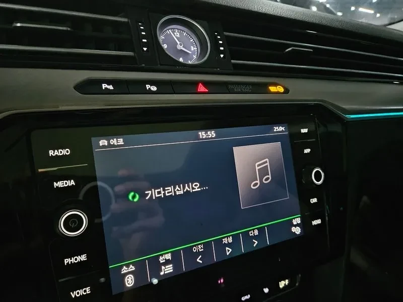 VW Arteon 2.0 Tdi Premium, снимка 8 - Автомобили и джипове - 56371774