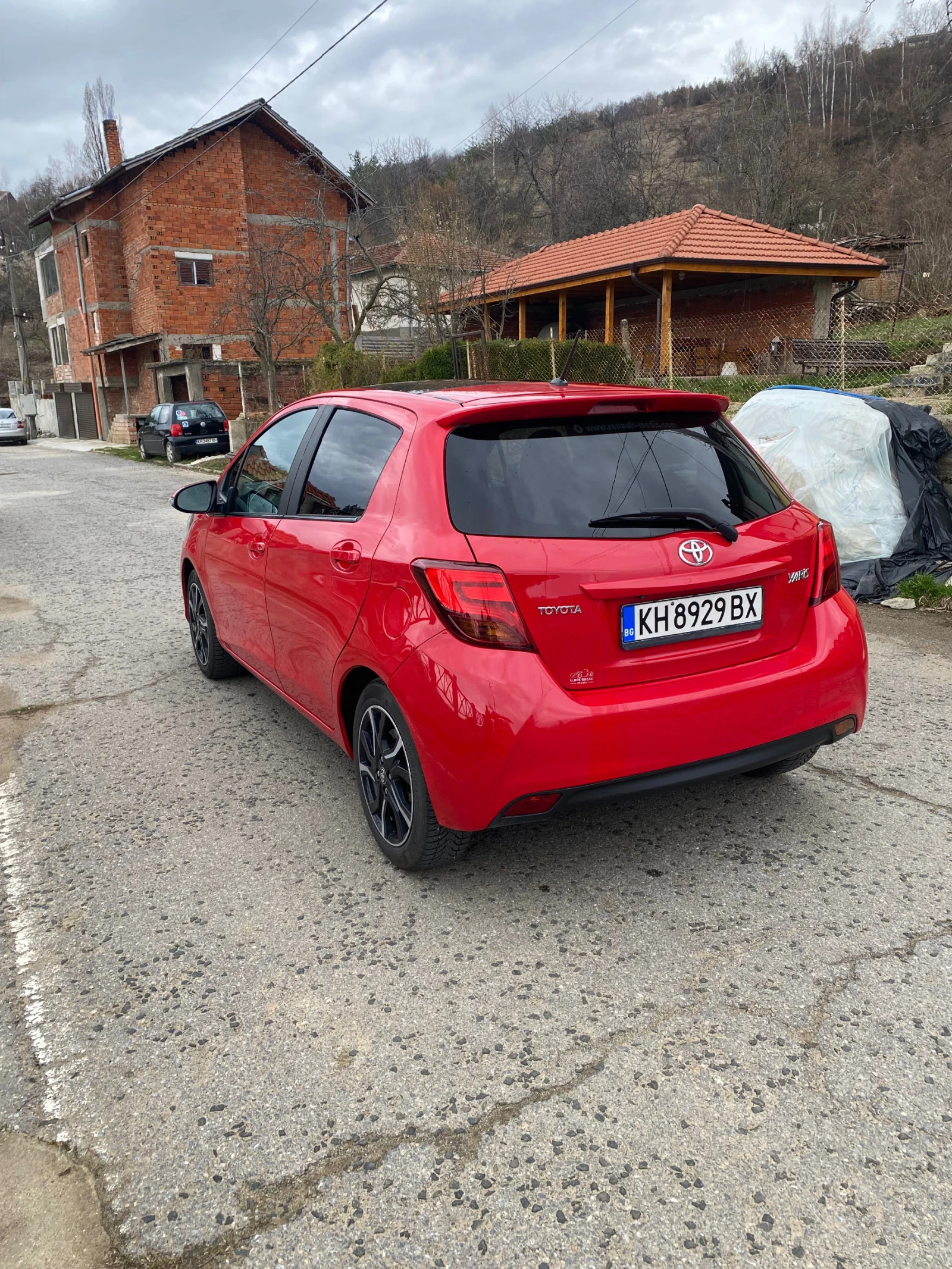 Toyota Yaris 1.3 ГАЗ - изображение 6