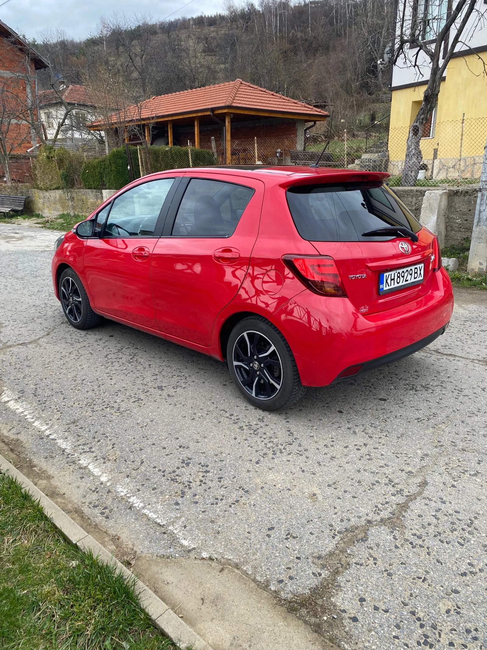 Toyota Yaris 1.3 ГАЗ - изображение 7