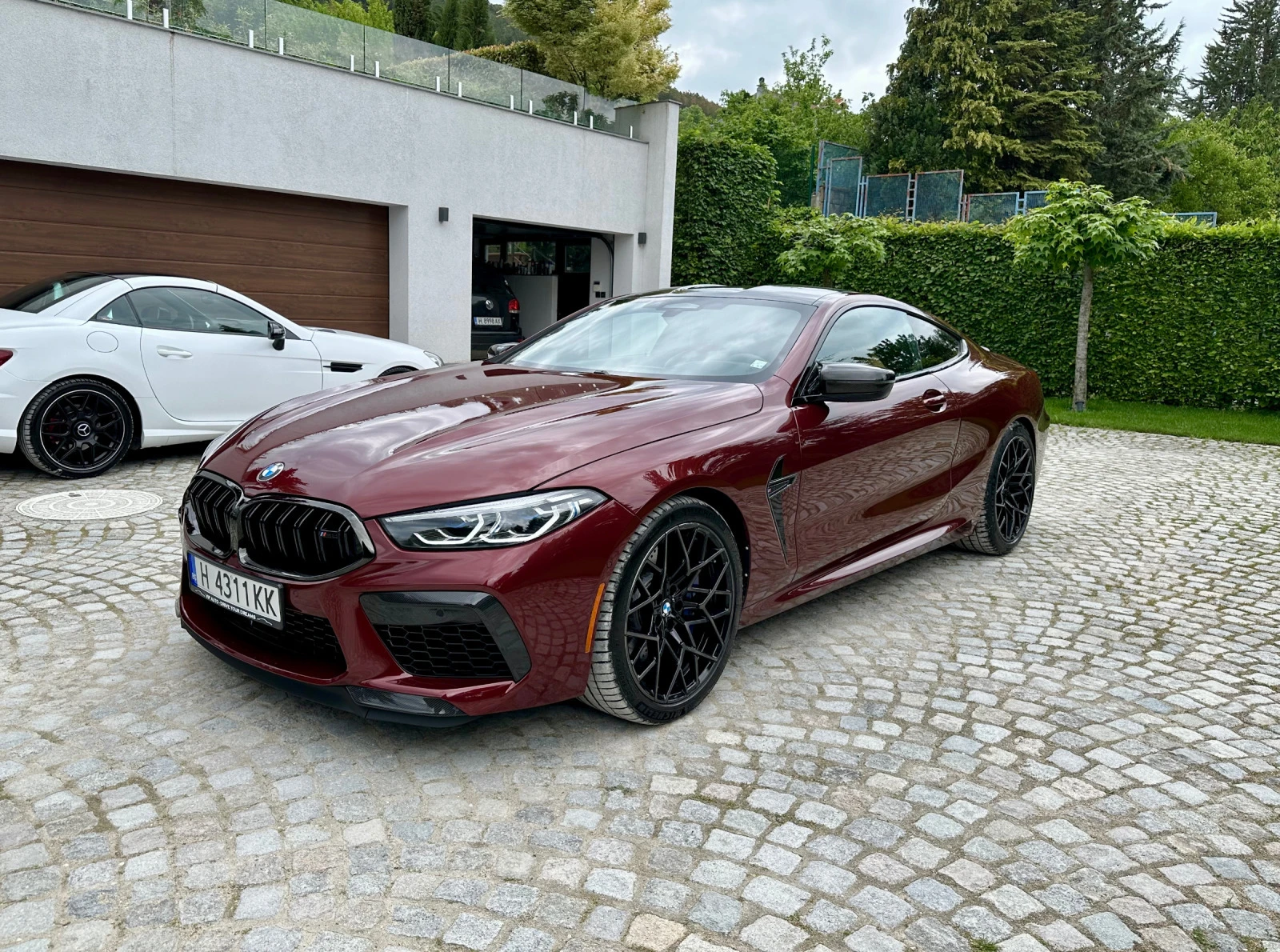 BMW M8 COMPETITIONCarbonINDIVIDUAL B&W FULL ЛИЗИНГ  - изображение 3