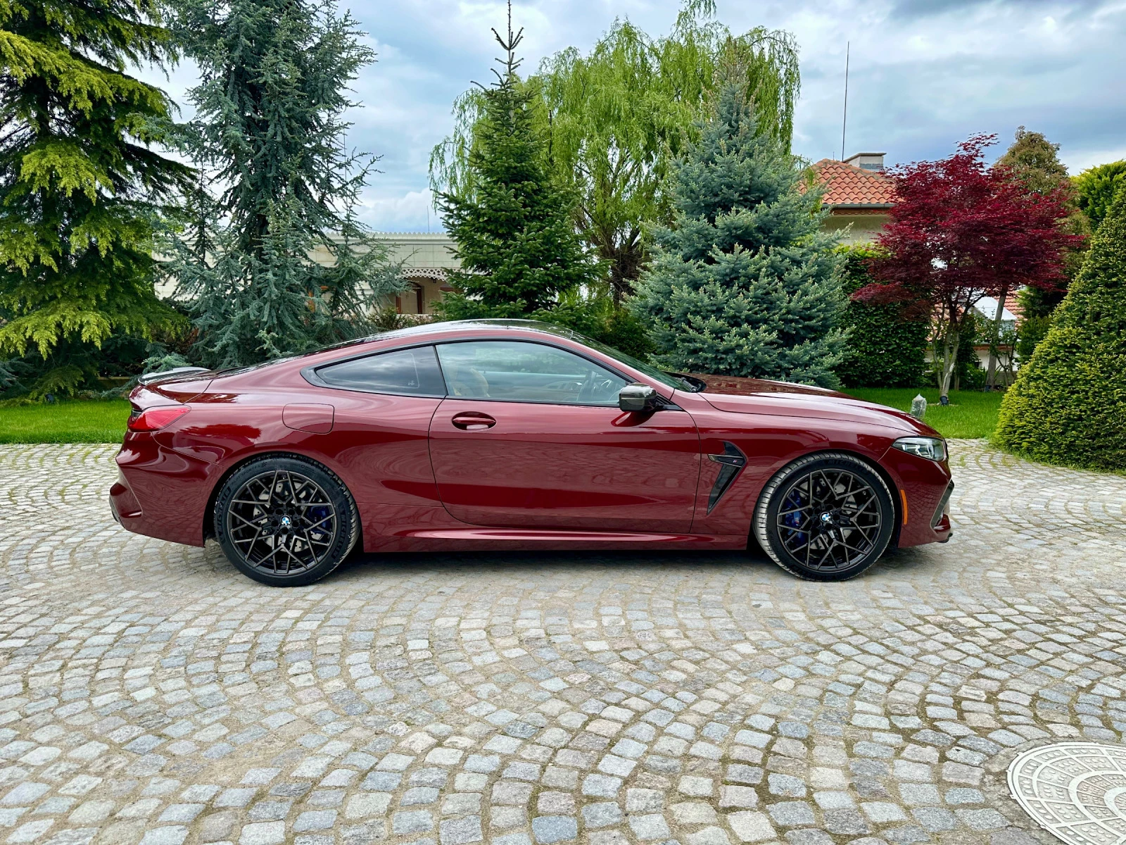 BMW M8 COMPETITIONCarbonINDIVIDUAL B&W FULL ЛИЗИНГ  - изображение 7