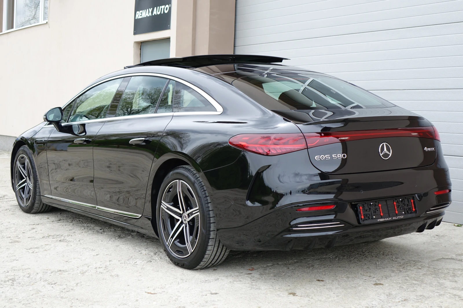 Mercedes-Benz EQS AMG PREMIUM + * 4MATIC* HYPERSCREEN* TV* PANO*  - изображение 7