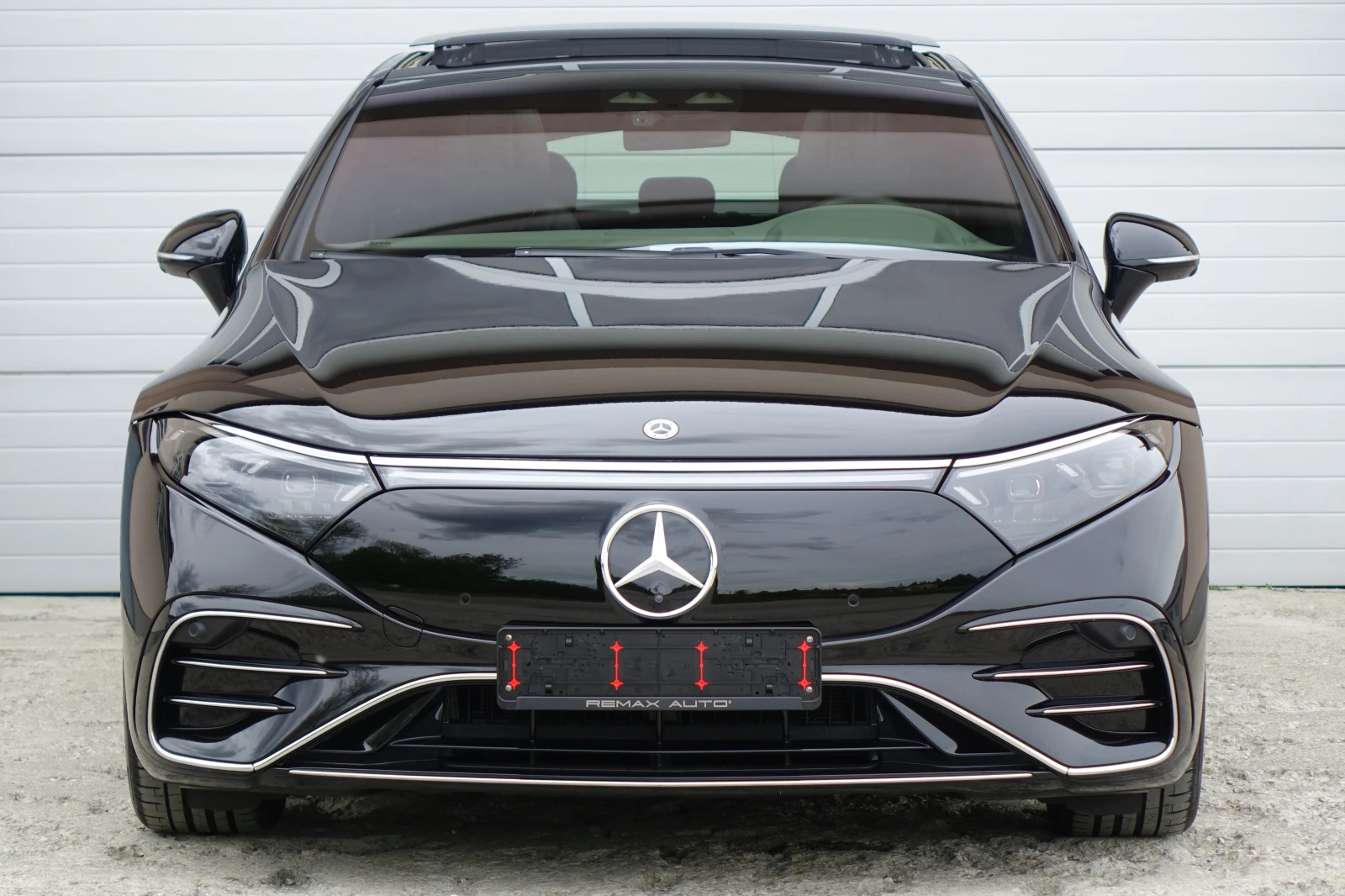 Mercedes-Benz EQS AMG PREMIUM + * 4MATIC* HYPERSCREEN* TV* PANO*  - изображение 2