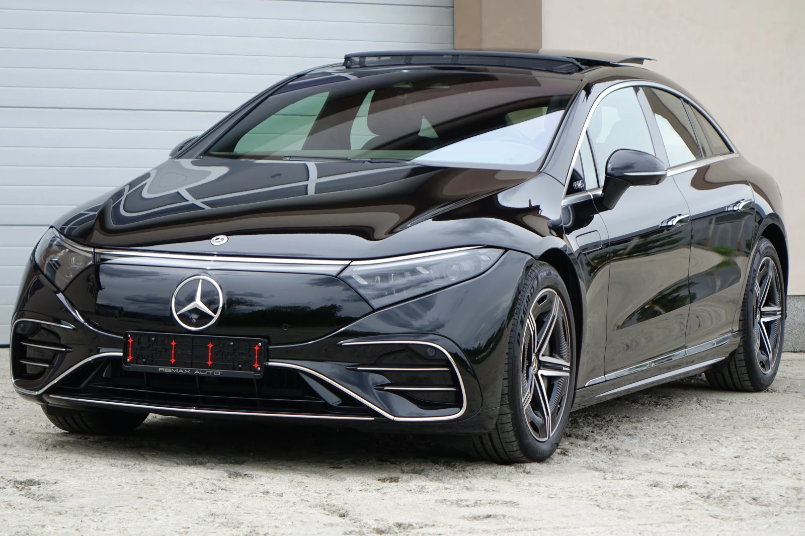 Mercedes-Benz EQS AMG PREMIUM + * 4MATIC* HYPERSCREEN* TV* PANO*  - изображение 5