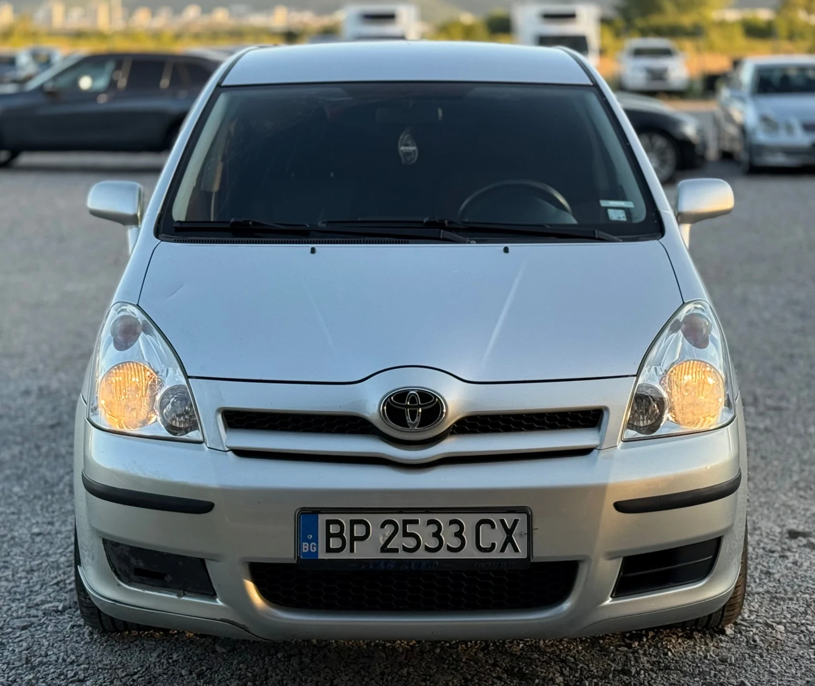 Toyota Corolla verso 2.0 D-4D 116к.с * Климатик*  - изображение 2