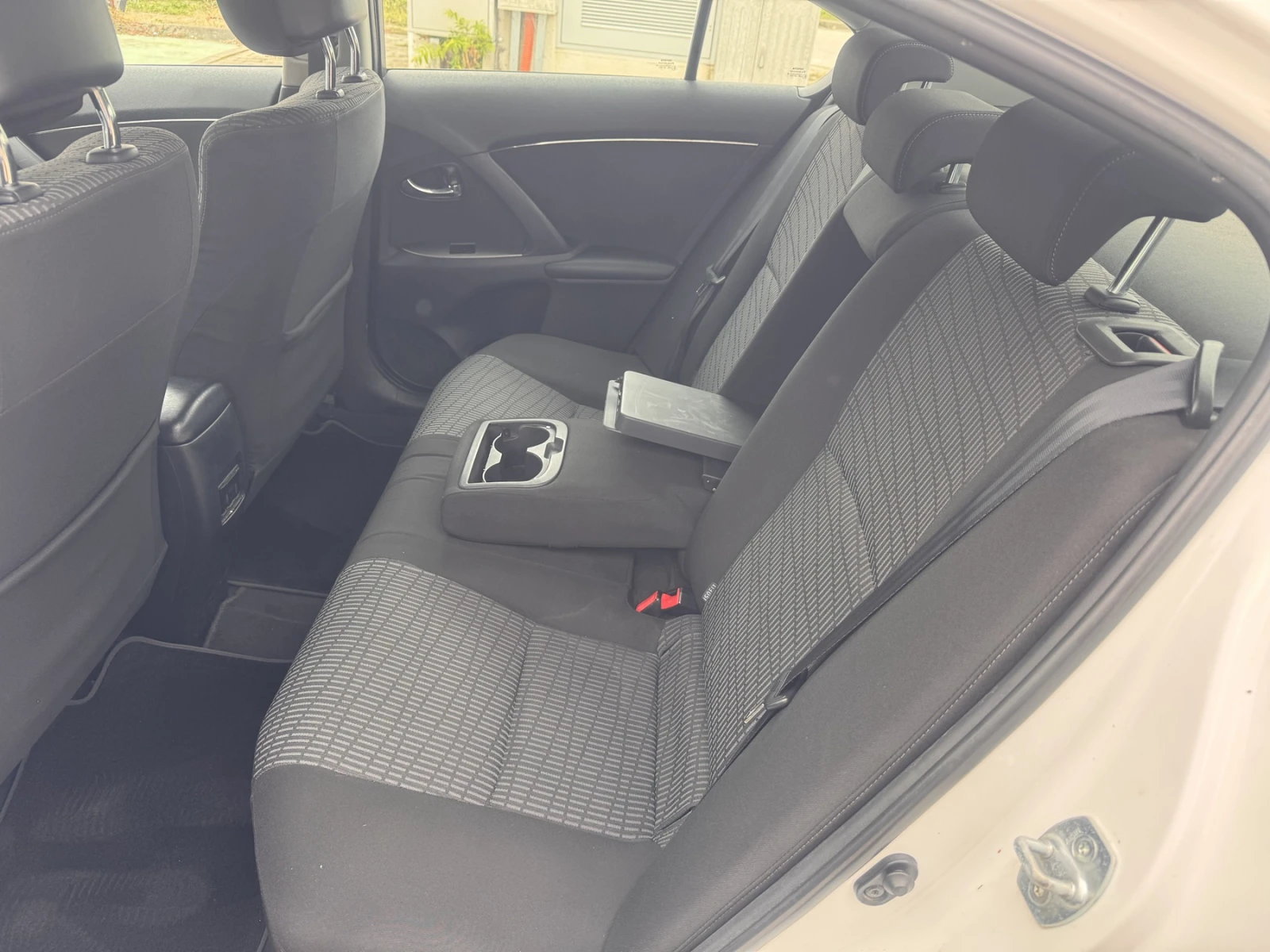 Toyota Avensis | Mobile.bg   13