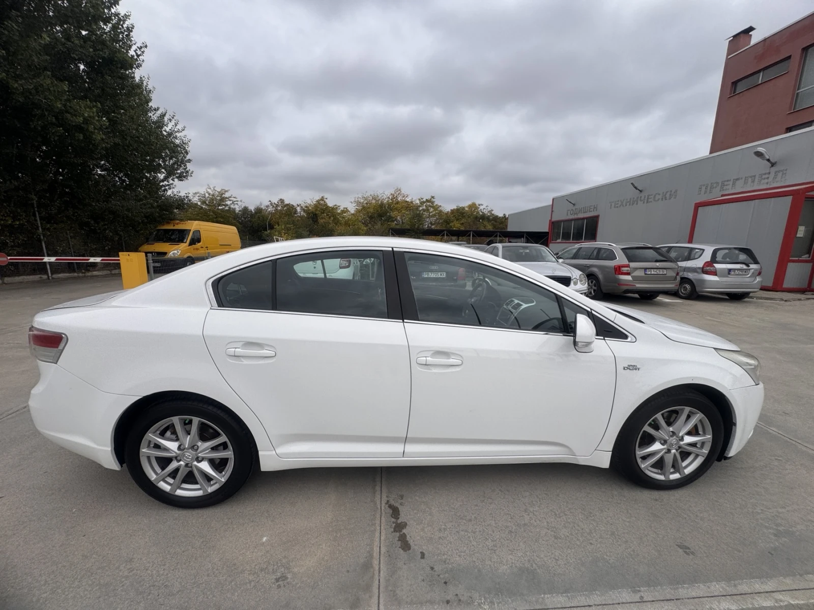 Toyota Avensis | Mobile.bg   7