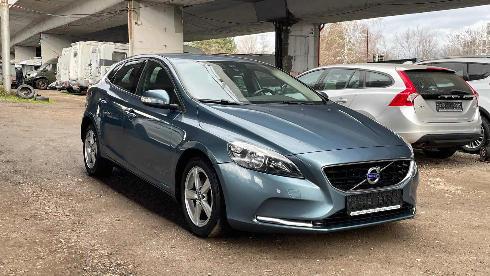 Volvo V40 D2 ПЕРФЕКТНО - изображение 3