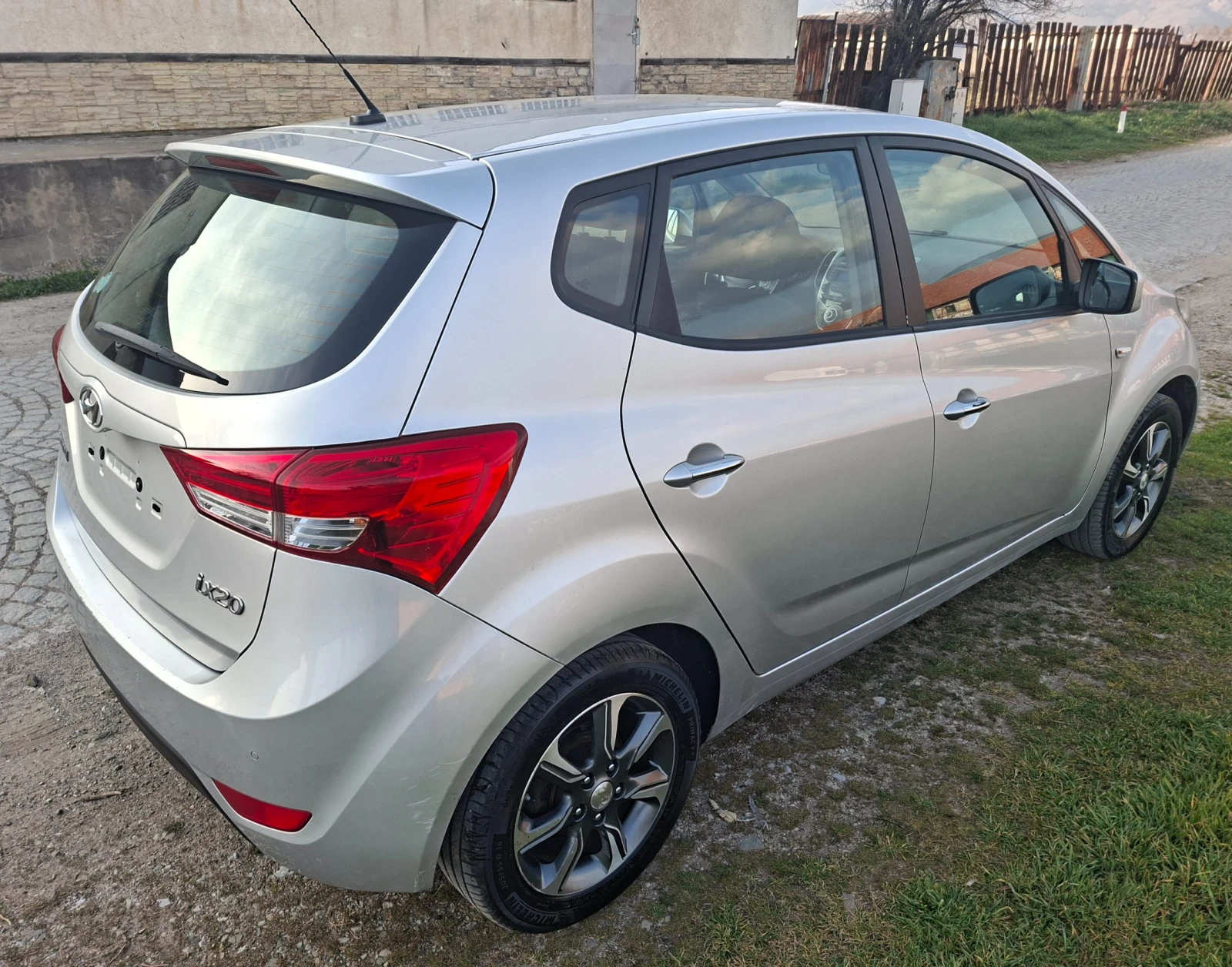 Hyundai Ix20 1.4 CRDI, снимка 6 - Автомобили и джипове - 53908528