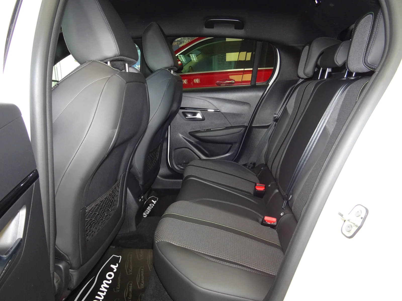 Peugeot 208 ПРОДАДЕН, снимка 13 - Автомобили и джипове - 53999746