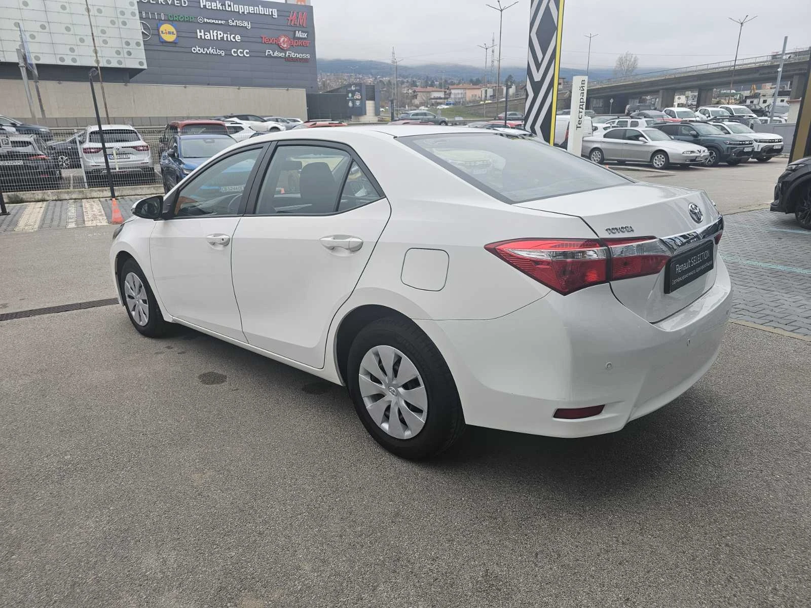 Toyota Corolla 1.6, снимка 4 - Автомобили и джипове - 54099408